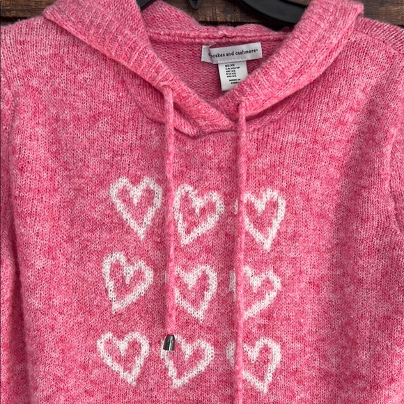 Pink Heart Pattern Hoodie Sweater - Picture 2 of 12